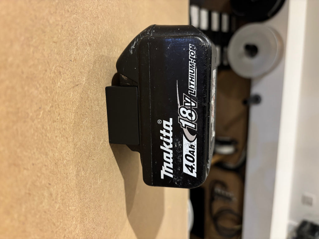 10x Makita 18V Battery Holder Wall Mount